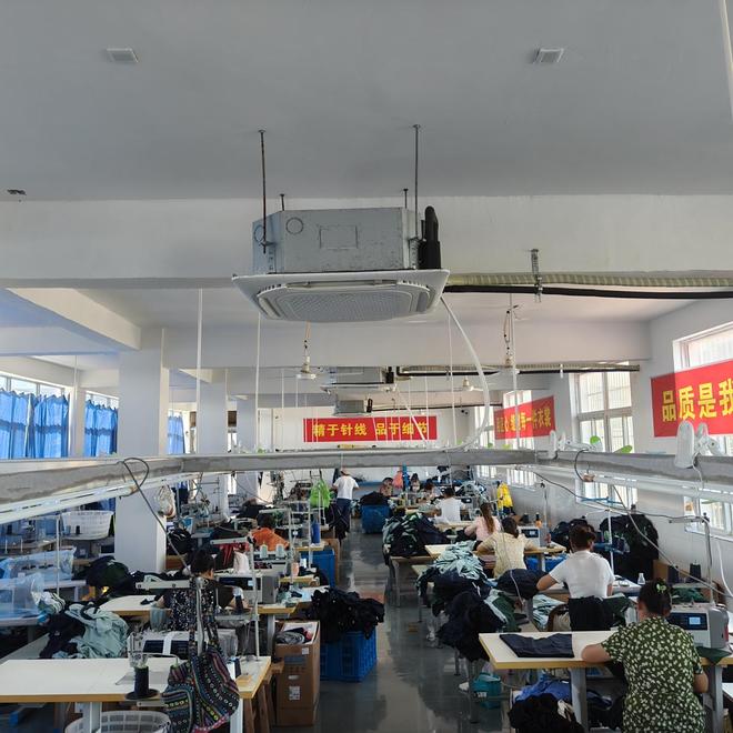 江西生产基地顺利投产瓦力棋牌浙江金裁服饰(图1)