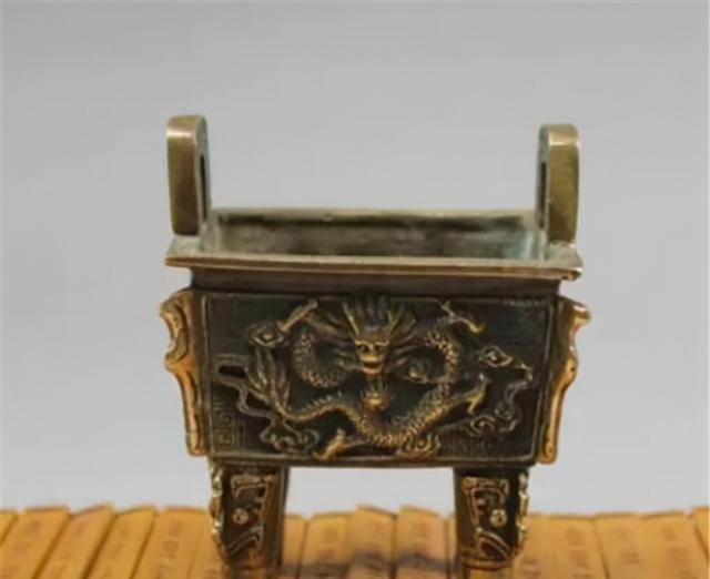 红烧肉带到鉴宝现场专家：捐博物馆吧瓦力棋