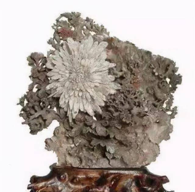 红烧肉带到鉴宝现场专家：捐博物馆吧瓦力棋牌试玩男子50万卖别墅换块(图3)